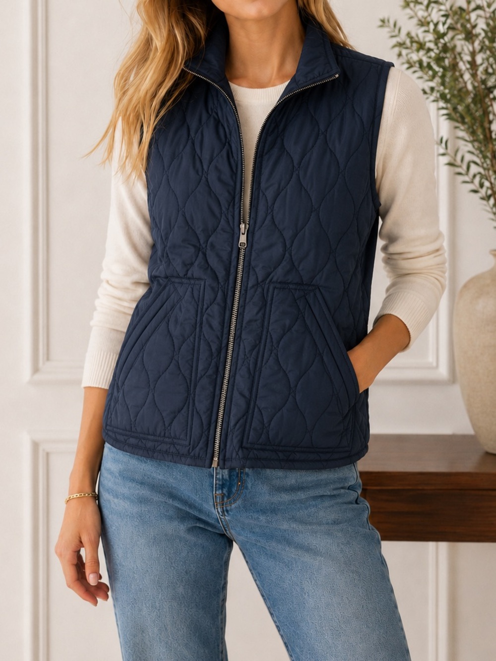 Old Navy Quilted Barn Vest Small Navy Blue Preppy Equestrian Lightweight Swirl